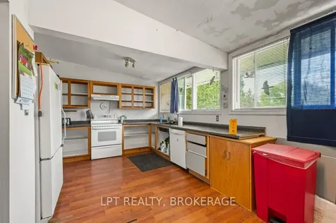 3 Holland Crescent Kingston ON K7M 2V7