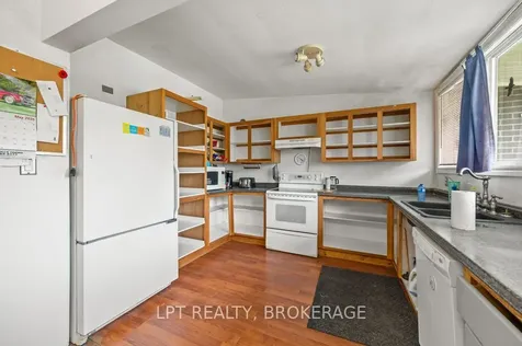 3 Holland Crescent Kingston ON K7M 2V7