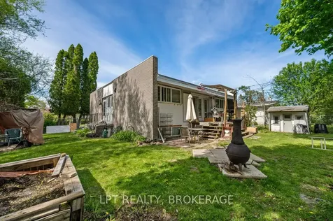 3 Holland Crescent Kingston ON K7M 2V7