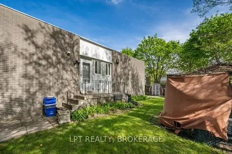 3 Holland Crescent Kingston ON K7M 2V7