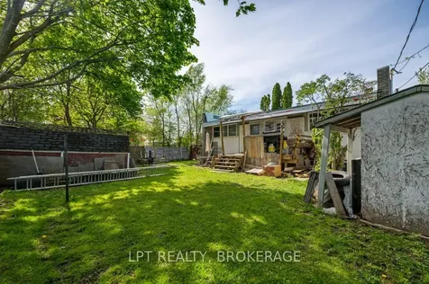 3 Holland Crescent Kingston ON K7M 2V7
