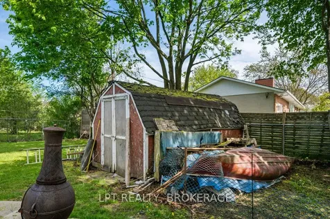3 Holland Crescent Kingston ON K7M 2V7