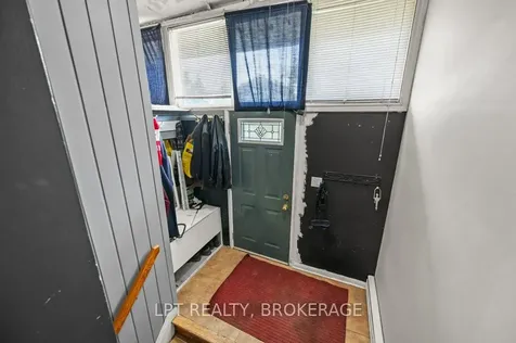 3 Holland Crescent Kingston ON K7M 2V7