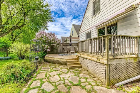 269 East 26th Street Hamilton ON L8V 3C9