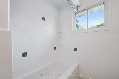 40 Fairview Boulevard Guelph ON N1G 1H4