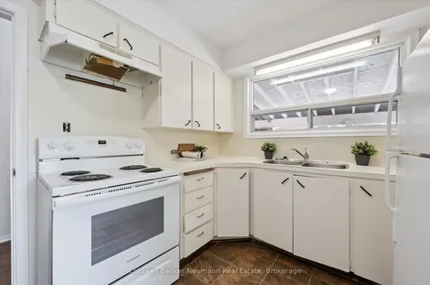 40 Fairview Boulevard Guelph ON N1G 1H4