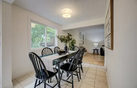 106 Parkland Crescent Waterloo ON N2N 1S4