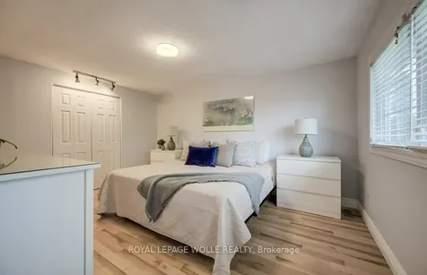 106 Parkland Crescent Waterloo ON N2N 1S4