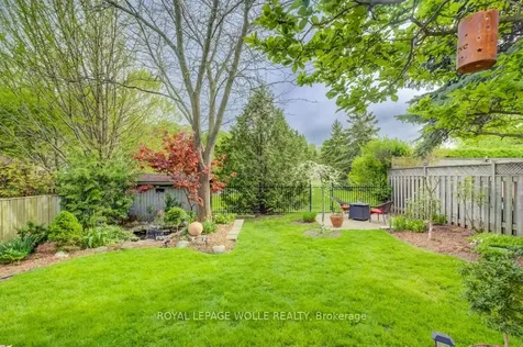 106 Parkland Crescent Waterloo ON N2N 1S4