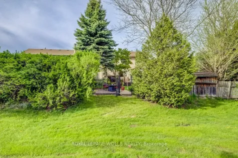 106 Parkland Crescent Waterloo ON N2N 1S4
