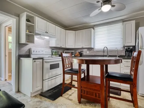 73 Harriet Street Welland ON L3B 2H6