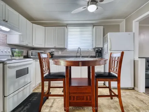 73 Harriet Street Welland ON L3B 2H6