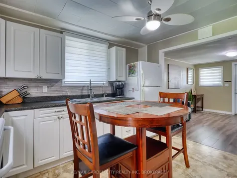 73 Harriet Street Welland ON L3B 2H6
