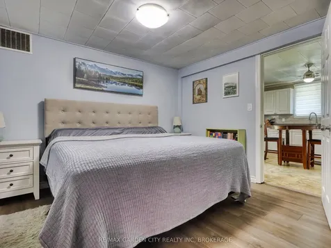 73 Harriet Street Welland ON L3B 2H6