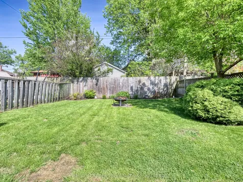 73 Harriet Street Welland ON L3B 2H6