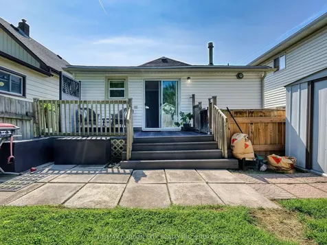 73 Harriet Street Welland ON L3B 2H6
