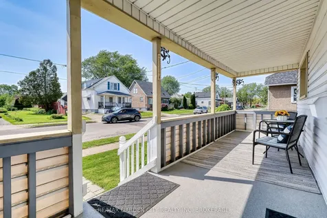 73 Harriet Street Welland ON L3B 2H6