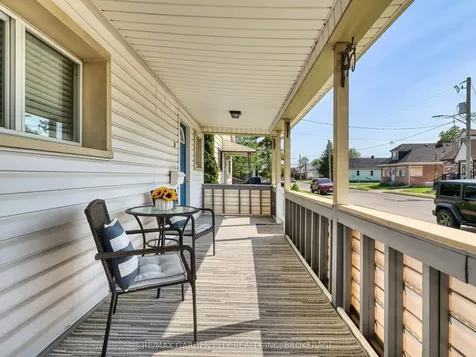 73 Harriet Street Welland ON L3B 2H6