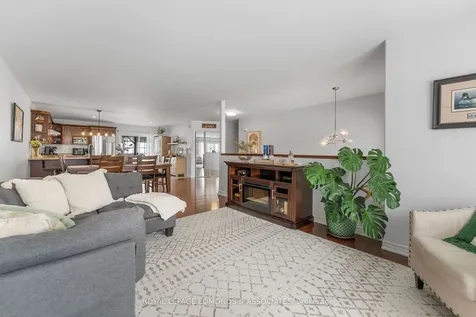 669 Fairview Avenue S Laurentian Valley ON K8A 8N4