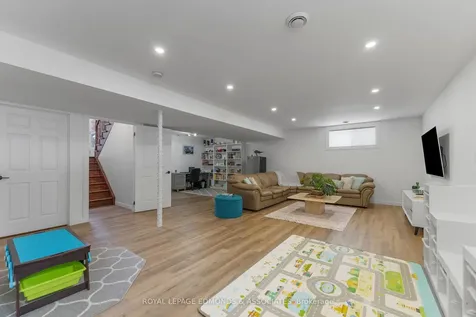 669 Fairview Avenue S Laurentian Valley ON K8A 8N4
