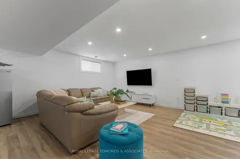 669 Fairview Avenue S Laurentian Valley ON K8A 8N4