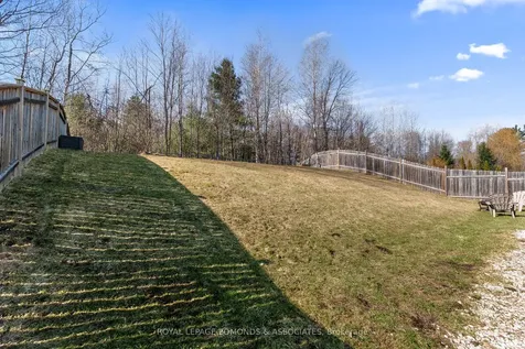 669 Fairview Avenue S Laurentian Valley ON K8A 8N4