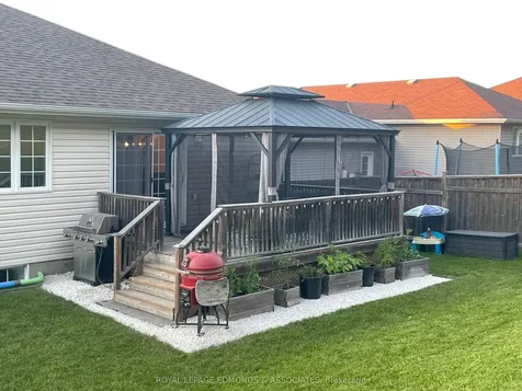 669 Fairview Avenue S Laurentian Valley ON K8A 8N4