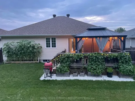 669 Fairview Avenue S Laurentian Valley ON K8A 8N4