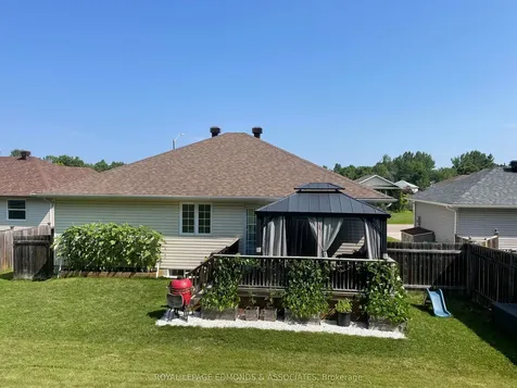 669 Fairview Avenue S Laurentian Valley ON K8A 8N4