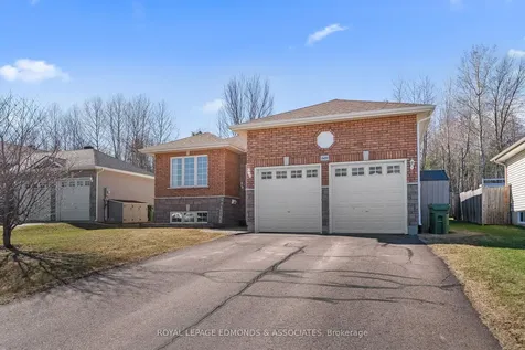 669 Fairview Avenue S Laurentian Valley ON K8A 8N4