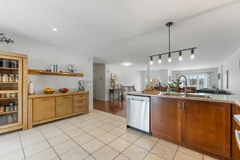 669 Fairview Avenue S Laurentian Valley ON K8A 8N4