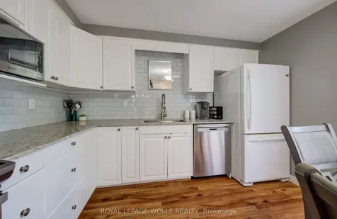 10 Meadow Woods Crescent Kitchener ON N2N 1S5