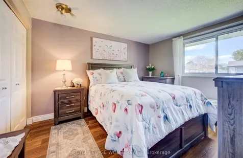 10 Meadow Woods Crescent Kitchener ON N2N 1S5