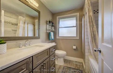 10 Meadow Woods Crescent Kitchener ON N2N 1S5