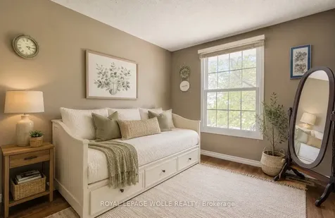 10 Meadow Woods Crescent Kitchener ON N2N 1S5