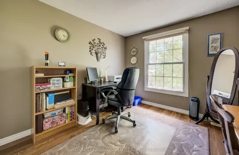 10 Meadow Woods Crescent Kitchener ON N2N 1S5