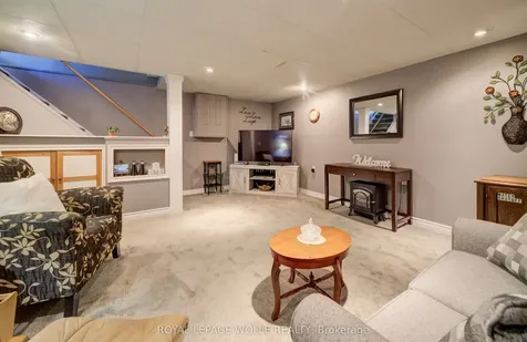 10 Meadow Woods Crescent Kitchener ON N2N 1S5