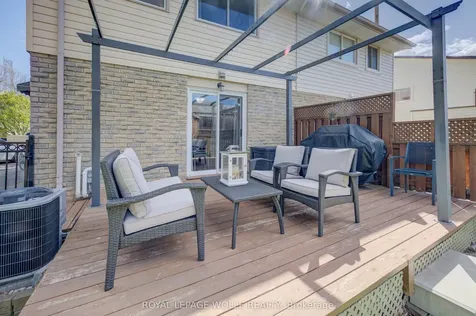 10 Meadow Woods Crescent Kitchener ON N2N 1S5
