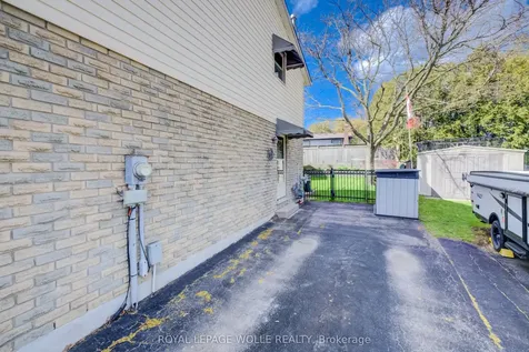 10 Meadow Woods Crescent Kitchener ON N2N 1S5