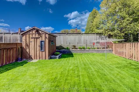 10 Meadow Woods Crescent Kitchener ON N2N 1S5