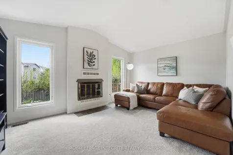 40 Barra Avenue Kanata ON K2L 2S1