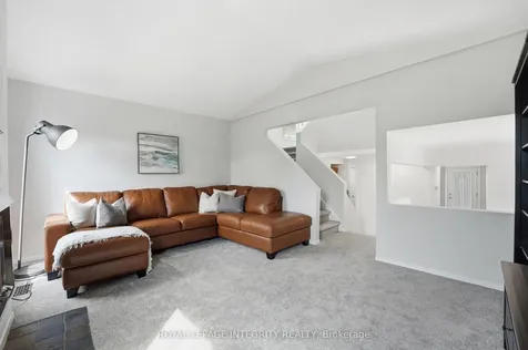 40 Barra Avenue Kanata ON K2L 2S1