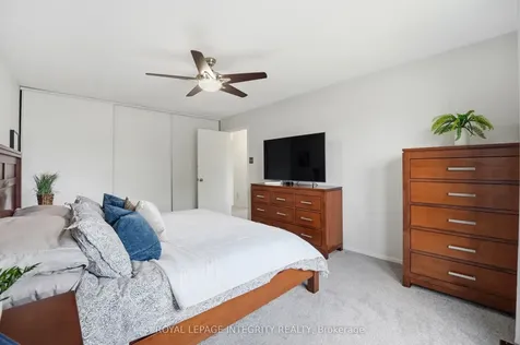 40 Barra Avenue Kanata ON K2L 2S1