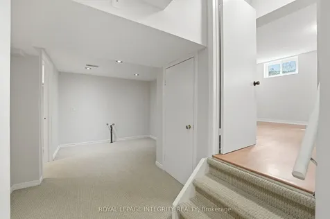 40 Barra Avenue Kanata ON K2L 2S1