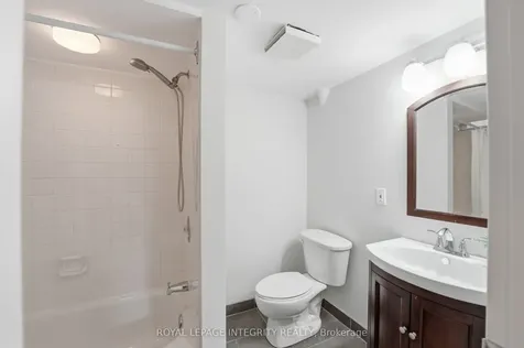 40 Barra Avenue Kanata ON K2L 2S1