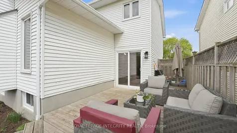 40 Barra Avenue Kanata ON K2L 2S1