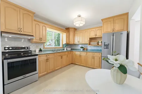 216 Mcgarry Drive Kitchener ON N2N 1H9