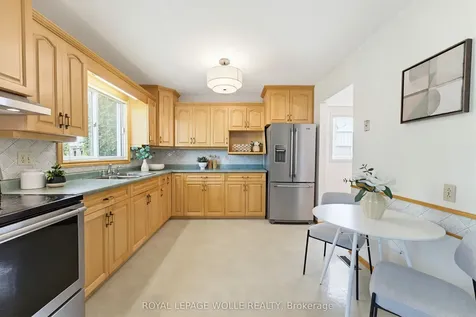 216 Mcgarry Drive Kitchener ON N2N 1H9