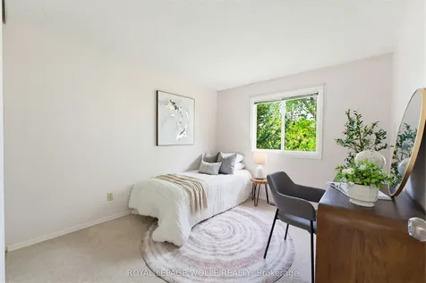216 Mcgarry Drive Kitchener ON N2N 1H9