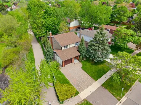 216 Mcgarry Drive Kitchener ON N2N 1H9